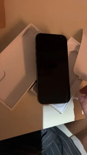 Iphone pro max 14 todo filé. Só pega e usar
