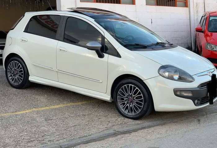 Fiat Punto Sporting 1.8 Flex 8v/16v 5P 2014