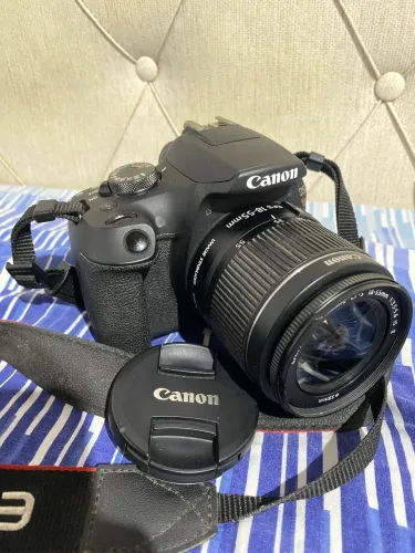 Canon EOS REBEL T7 Usada/Conservada