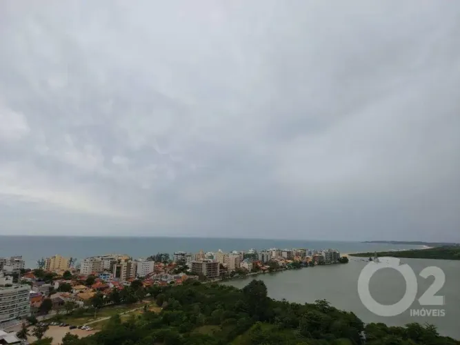 Cobertura com 3 dormitórios à venda, 300m² por R$1.200.000 - Granja dos Cavaleiros - Macaé