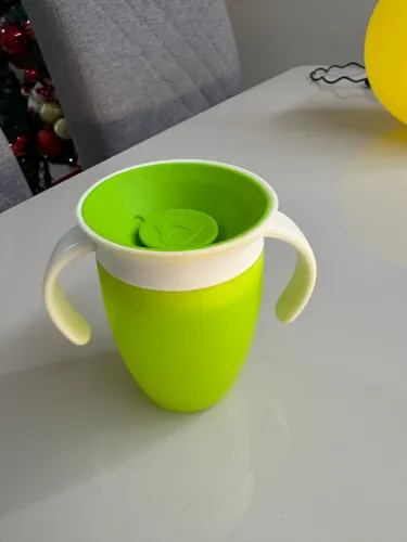 Copo Infantil com Tampa de Silicone Baby Art Baby, 210ml, Sem Bico, Não Vaza, verde