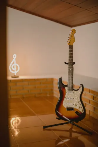Guitarra Stratocaster Music Maker lollar