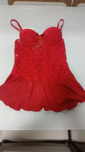 Camisola Vermelha com renda 