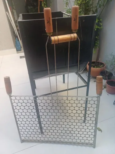 Churrasqueira a Carvão Estilo Tambor R$200,00