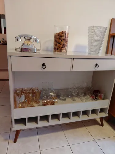 Cristaleira moderna lindíssima