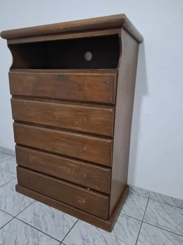 Cômoda de madeira 
