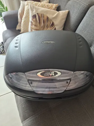Bauleto/ Bau Give 45L 2 capacetes Fume