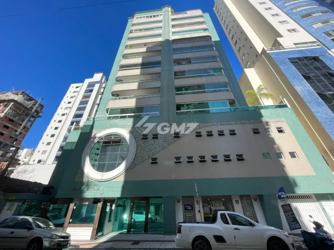 Aluguel anual apartamento mobiliado no em Centro de Balneário Camboriú.
