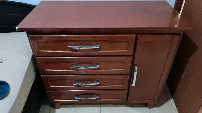 Penteadeira de madeira 