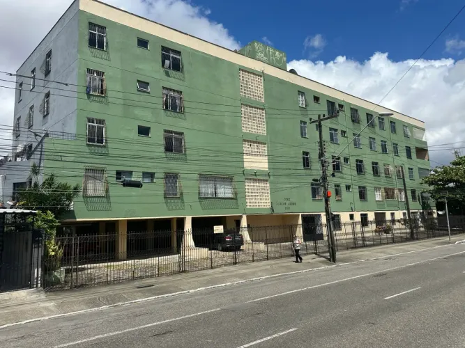 Apto na Av Domingos Olimpio com 3 quartos, 1 vaga de garagem