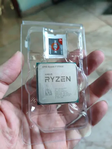 PROCESSADOR RYZEN 7 3700X (POUCO USO)