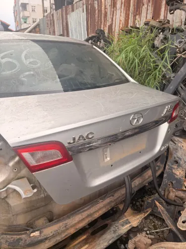 Tampa trazeira jac j3 2015