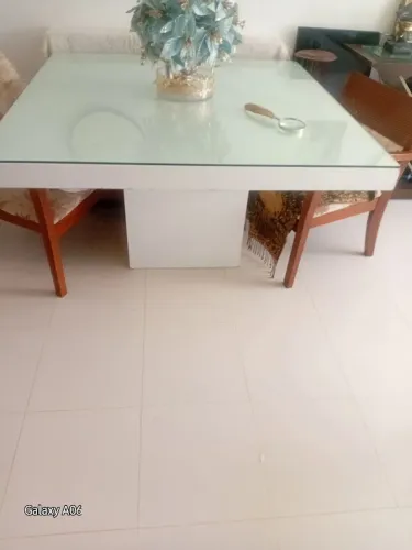 Mesa de laca branca 