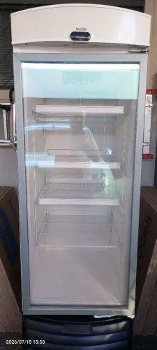 Geladeira expositora
