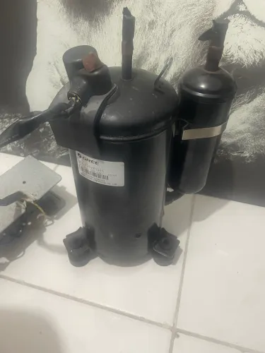 Compressor R410a 24k btus  seminovo 