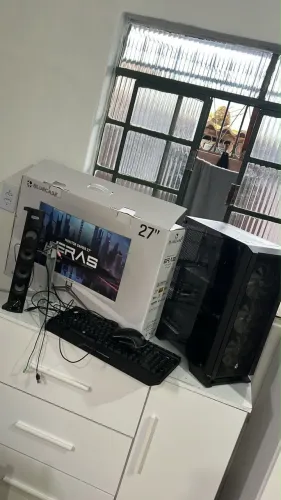 Computador completo.