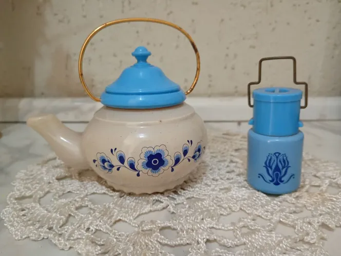 Perfume chaleira e leiteira Avon - antigo e raro