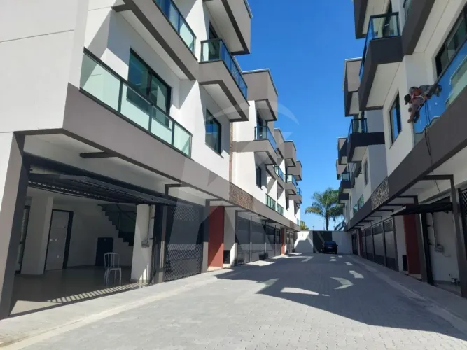Sobrados em condomínio no Tremembe, 4 quartos, 4 suítes, 5 vagas, 400 m²