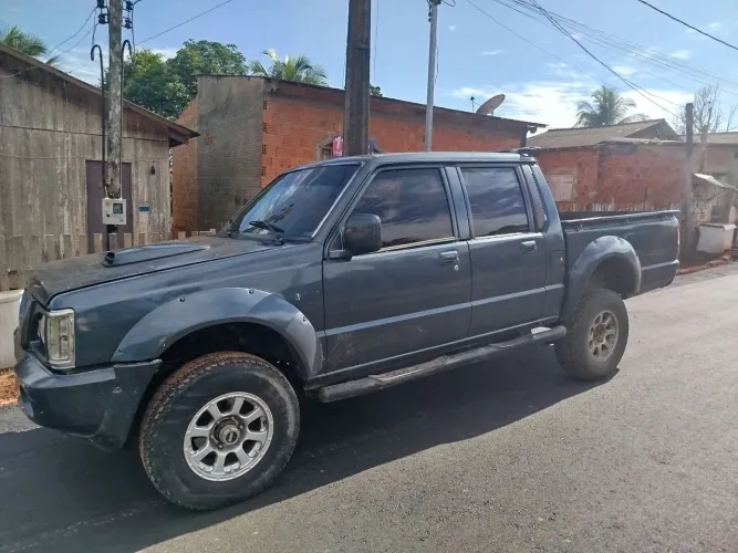 Mitsubishi L200 GLS 2.5 4X4 CD Diesel 2001