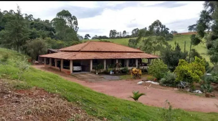 Sítio para Venda em Santa Rita de Caldas, Rio Pardo, 3 dormitórios, 2 banheiros, 6 vagas