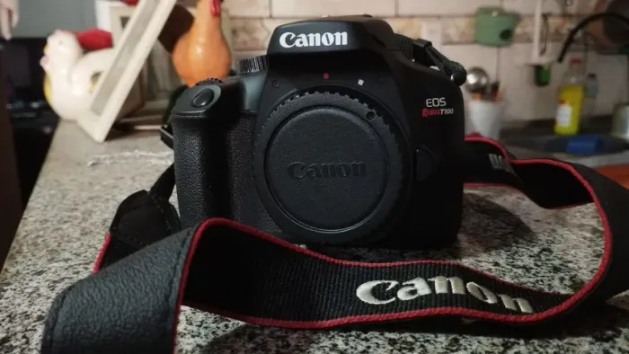 Canon t100 com lente 50mm Yongnuo e 18-55 - Carregador e case
