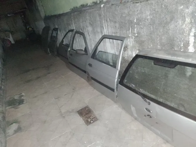 Portas e capô do Escort Zetec 99/00