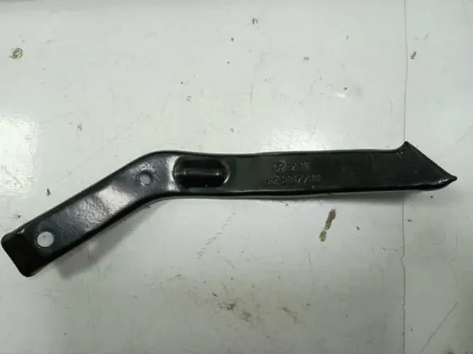 Suporte Ferro Tampao Bagagito Direito Volkswagen Fox Preto
