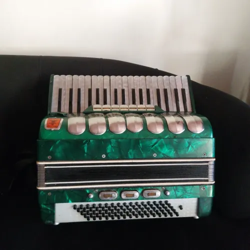 Sanfona Sonelli  80 baixos - Italiana