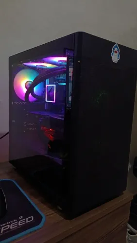 PC GAMER COM MONITOR