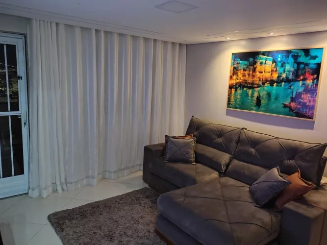 Vendo sofá novíssimo 