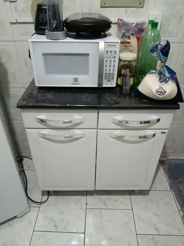 Armário de cozinha semi novo