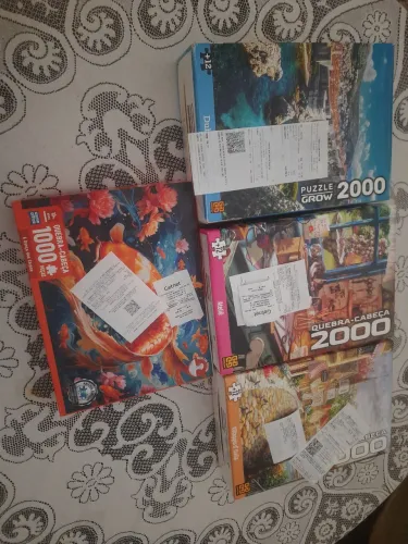 Vedo quebra cabeça praticamente novo, montado uma unica vez