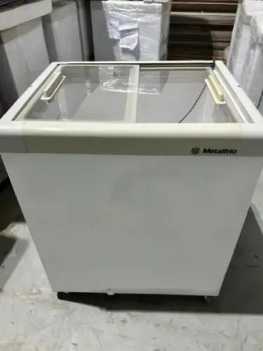 NOVO - Freezer Horizontal Tampa de Vidro 213 Litros Hf20 - Metalfrio 220v Branco