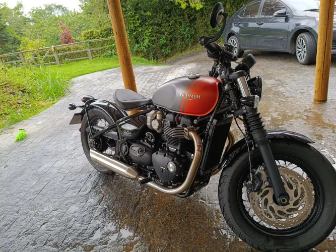 TRIUMPH BONNEVILLE BOBBER 1200 - 2025
