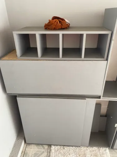 Partes de um armário modulado