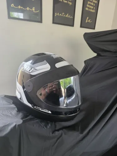 Capacete novo