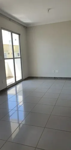 Aluga-se ótimo apartamento em excelente localização no Cidade Santa Maria.