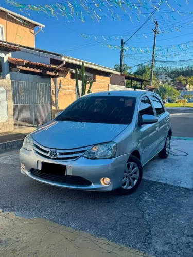 Toyota Etios X 1.3 Flex 16V 5P Mec. 2014
