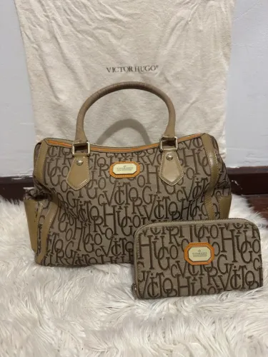 Bolsa + Carteira Victor Hugo