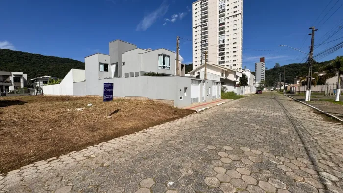 Terreno à Venda na Ressacada - Itajaí/SC | 325m² (13x25m)