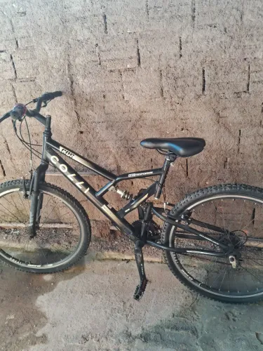 Vendo Bicicleta R$350,00, aceito cartão.