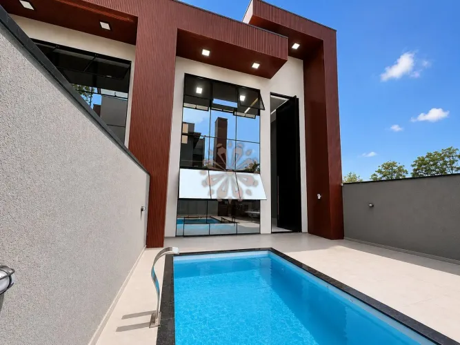Casa Alto Padrão com Piscina Aquecida e Mezanino à Venda em Guaratuba | 3 Quartos no Jardi