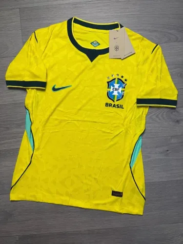 Camisa do Brasil versão jogador tamanho G e GG apenas 