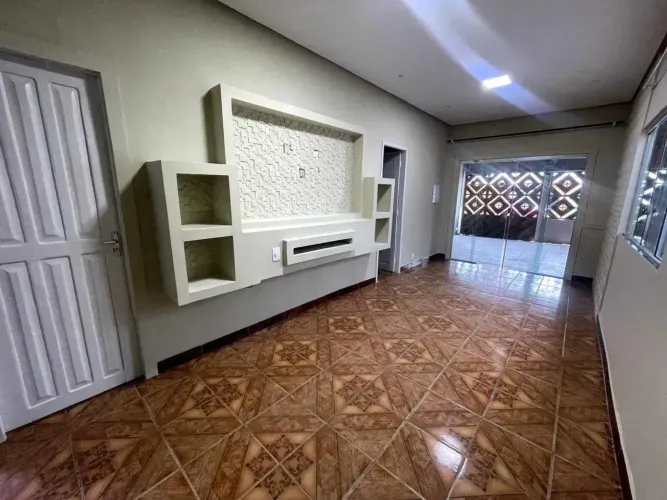 Alugo casa na Cidade Nova