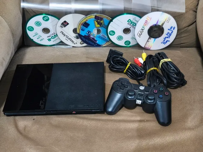 Play Station II slim com jogos