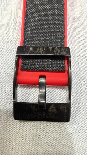 Breitling Avenger Skyland Vermelho