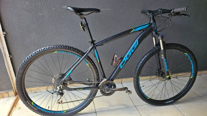 Bicicleta OGGI Hacker HDS Aro 29 - Freio Hidráulico - Shimano - Excelente Estado