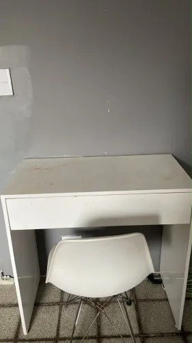 MESINHA DE ESTUDO COM CADEIRA