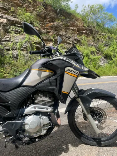 Moto revisada só pega e anda ou viajar motivo da venda quero outra maior cilindrada