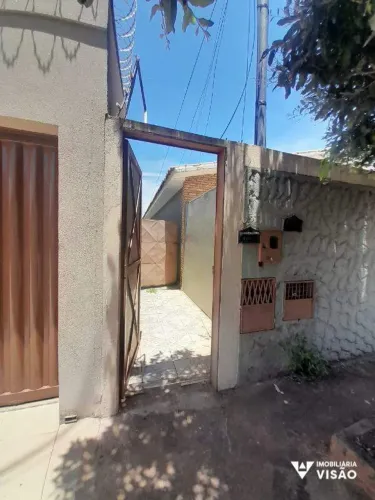 CASA NOS FUNDOS PARA ALUGAR COM 02 QUARTOS, BOA VISTA - UBERABA/MG